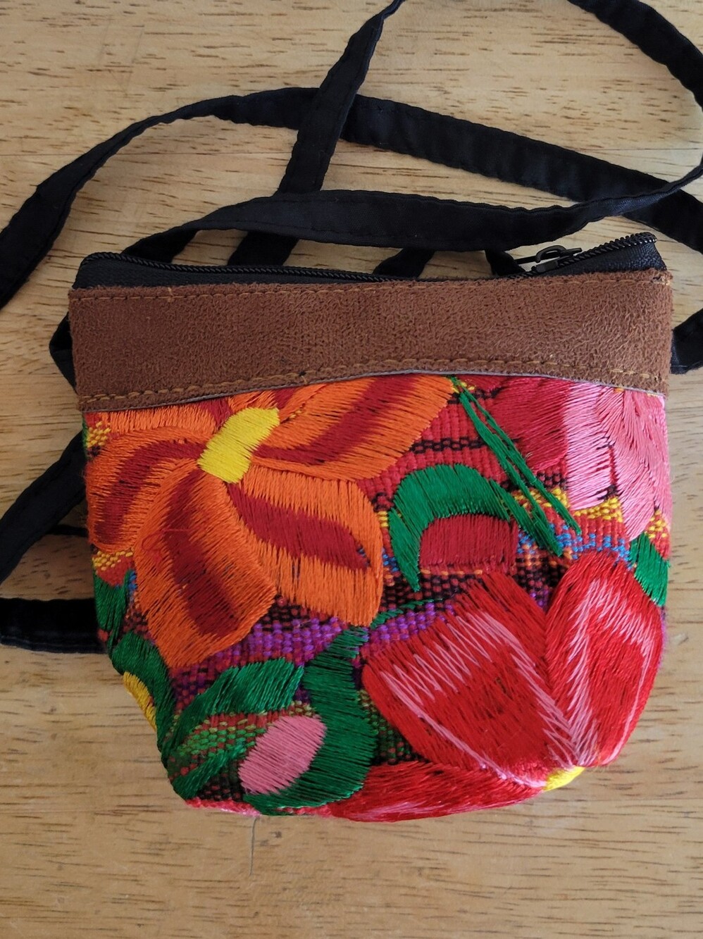 Embroidered Floral Crossbody Pouch - Multicolor - Picture 7 of 8